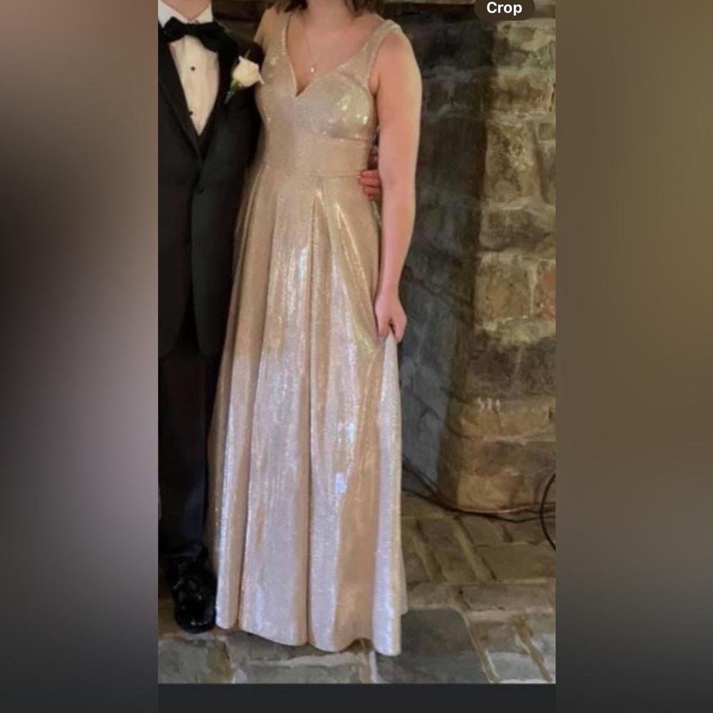 Worn once slight wear. make an offer please i’m trying to get rid of it♥️